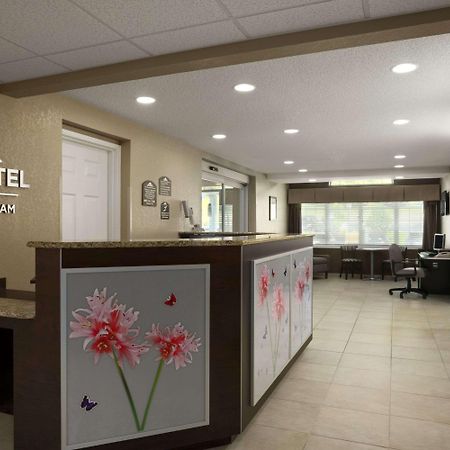 Microtel Inn & Suites By Wyndham Mineral Wells/Parkersburg Zewnętrze zdjęcie
