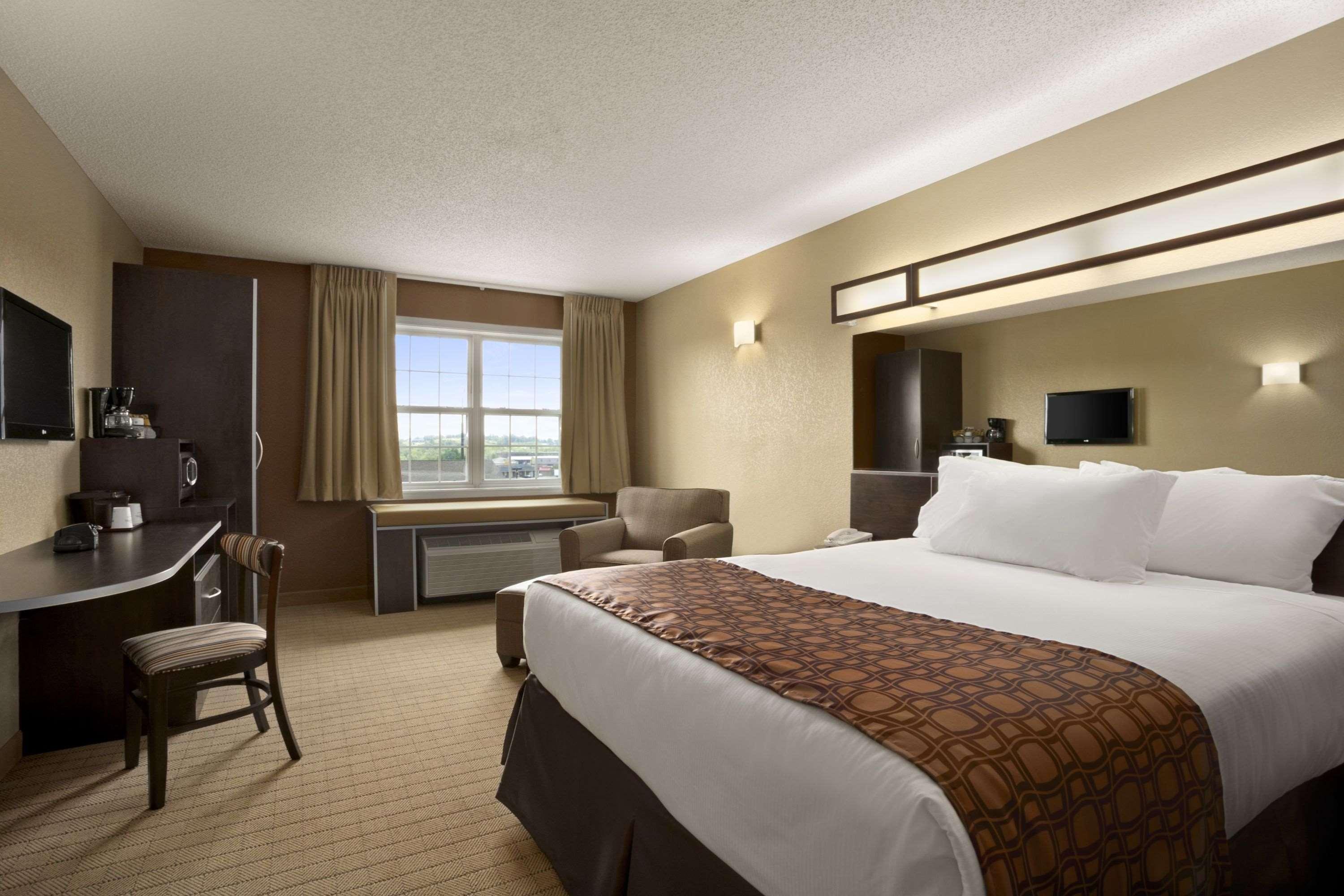 Microtel Inn & Suites By Wyndham Mineral Wells/Parkersburg Zewnętrze zdjęcie