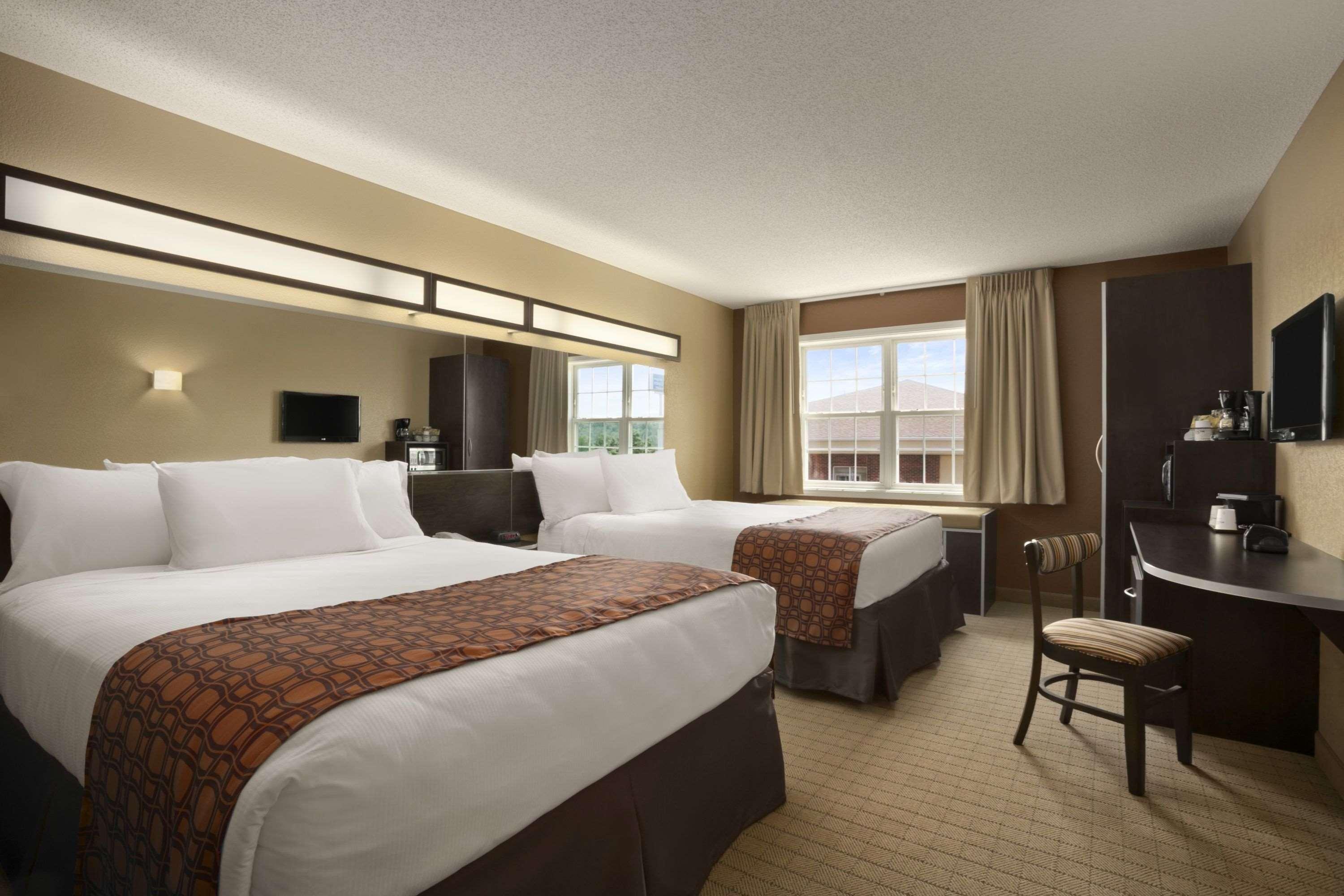 Microtel Inn & Suites By Wyndham Mineral Wells/Parkersburg Zewnętrze zdjęcie