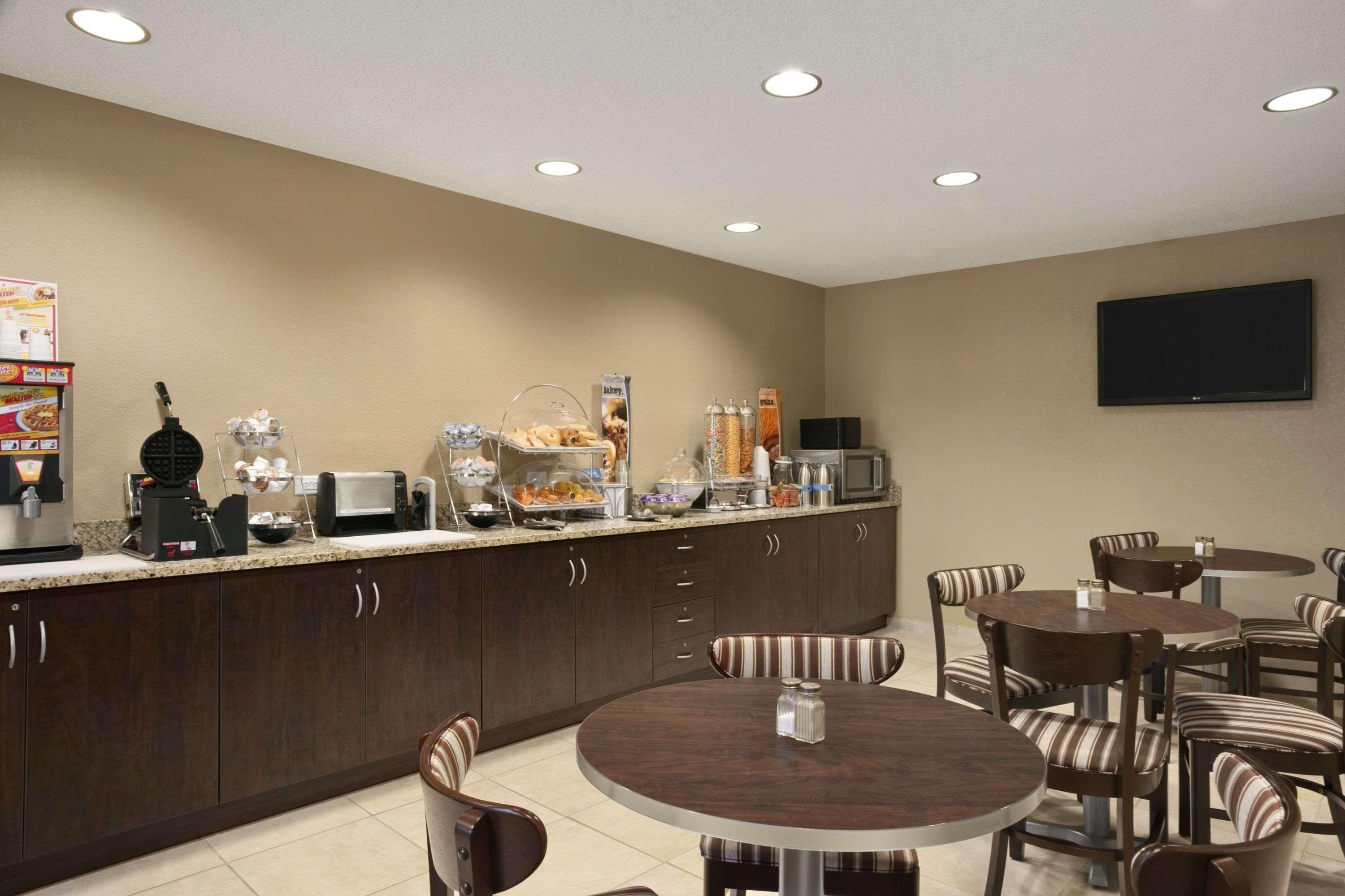 Microtel Inn & Suites By Wyndham Mineral Wells/Parkersburg Zewnętrze zdjęcie
