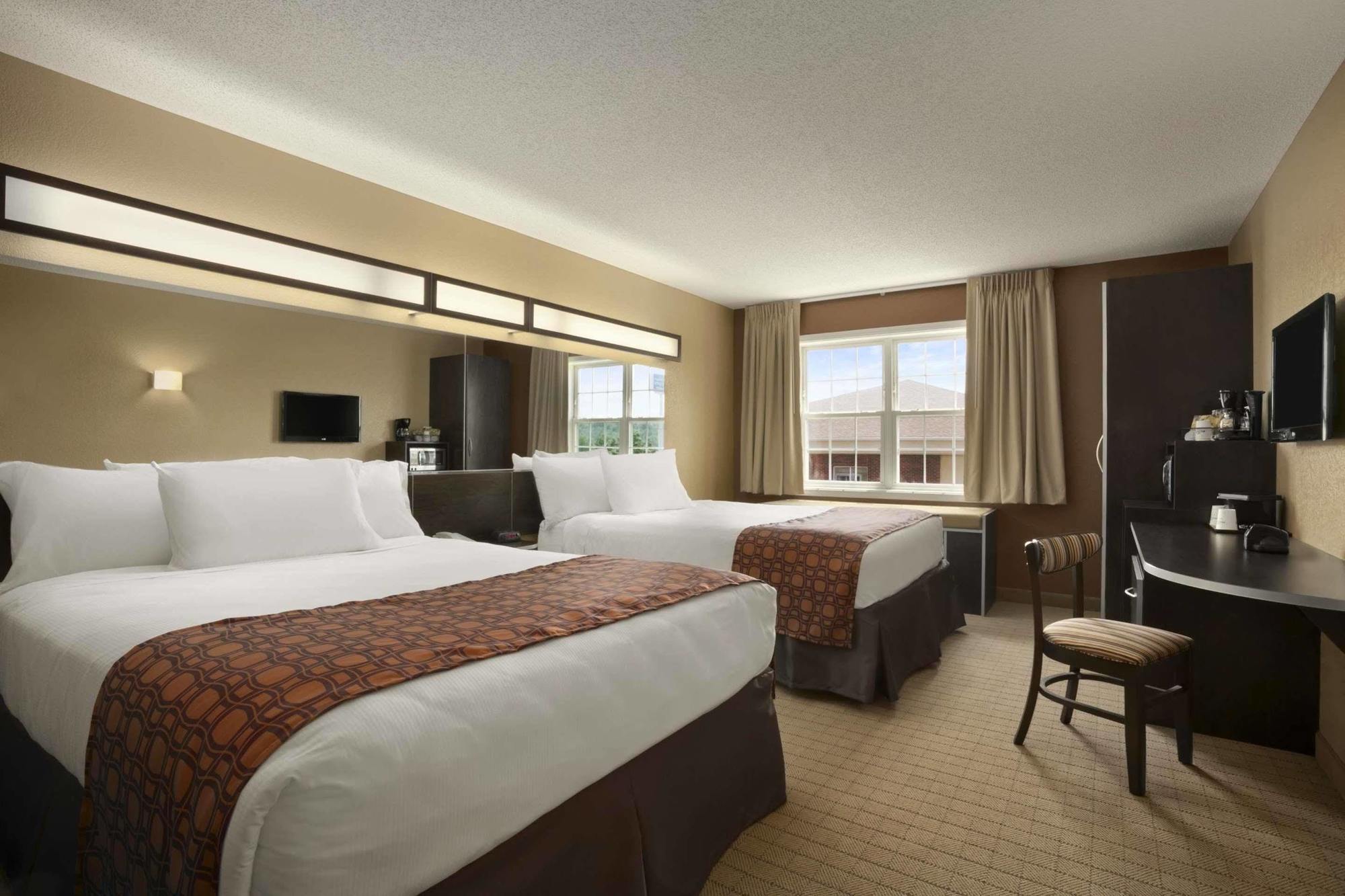 Microtel Inn & Suites By Wyndham Mineral Wells/Parkersburg Zewnętrze zdjęcie